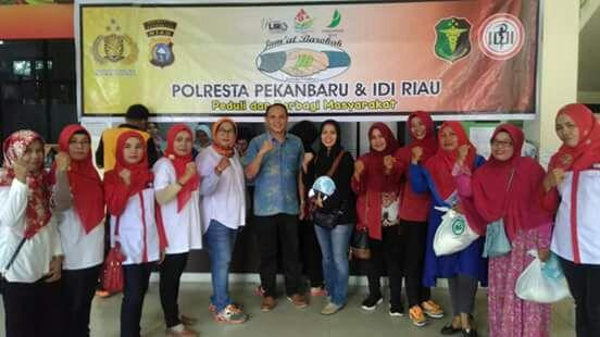 Camat Tampan dan Perempuan LIRA Apresiasi Kegiatan Jumat Barokah Polresta Pekanbaru